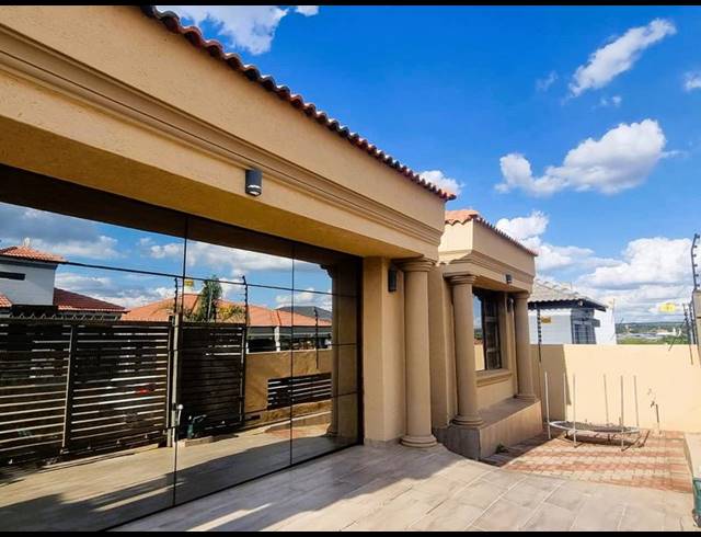 3 BEDROOM PROPERTY TO RENT IN MAHLASEDI PARK